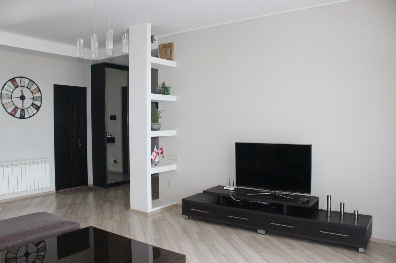 Mtatsminda Apartment Tbilisi Buitenkant foto